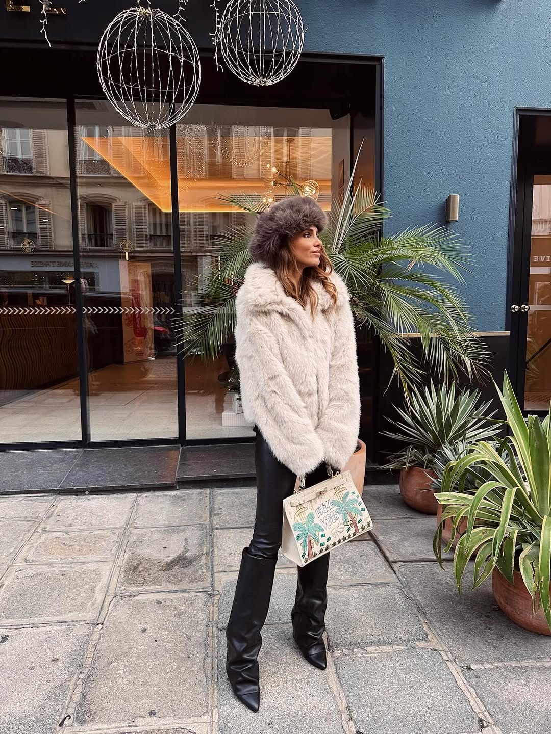 Post 5 by Ludivine Grosjean on Instagram (carousel)