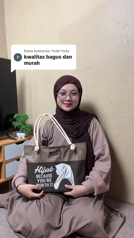 Post 7 by Queen Fahion Store on TikTok (video)