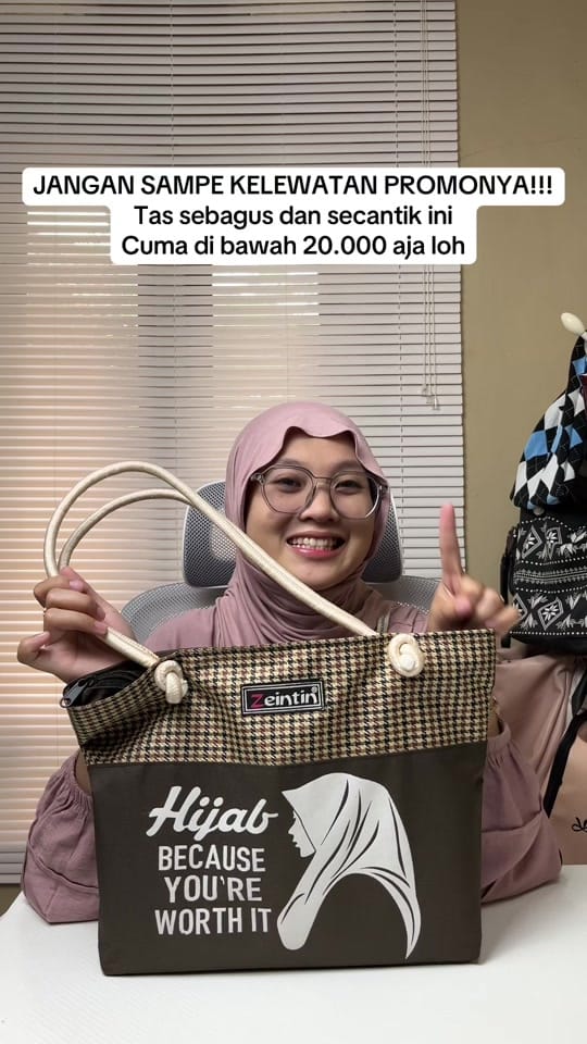 Post 3 by Queen Fahion Store on TikTok (video)