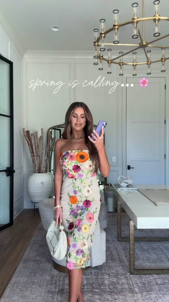 Post 3 by Hollie Woodward on TikTok (video)