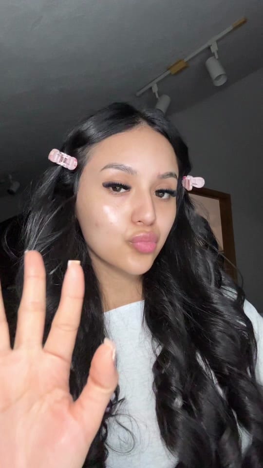 Post 3 by Samantha on TikTok (video)