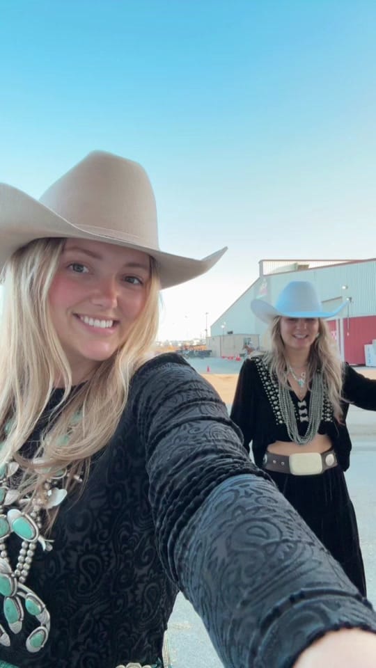 Post 4 by LYDIA HUNTINGTON on TikTok (video)