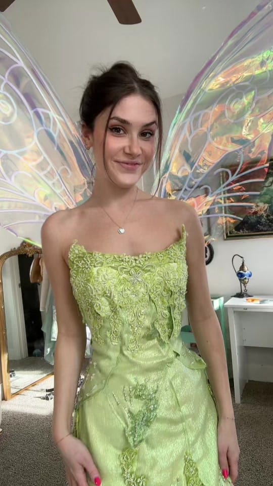 Post 7 by alexandra louise on TikTok (video)