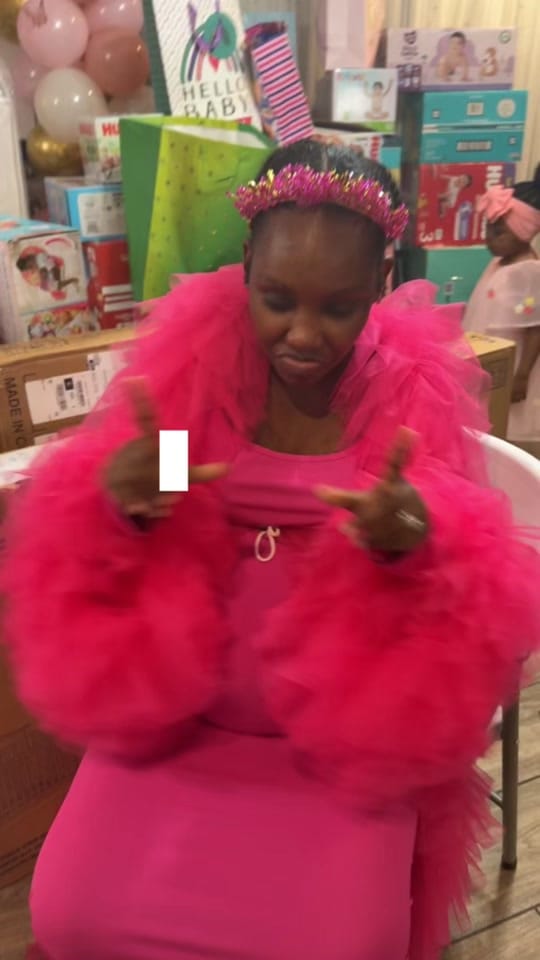 Post 1 by Minani on TikTok (video)