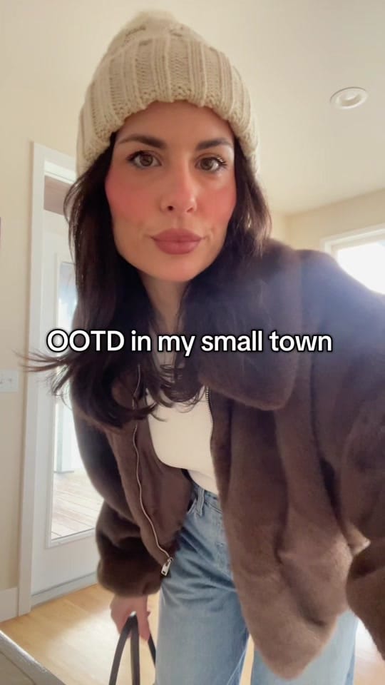 Post 4 by regardingelle on TikTok (video)