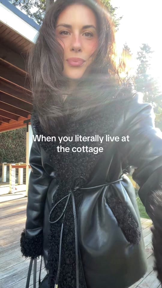 Post 6 by regardingelle on TikTok (video)