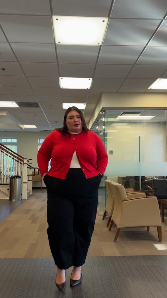 Post 8 by julia on TikTok (video)