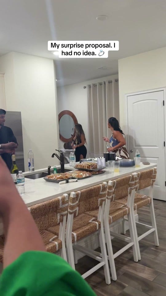Post 8 by rachelalmanza on TikTok (video)