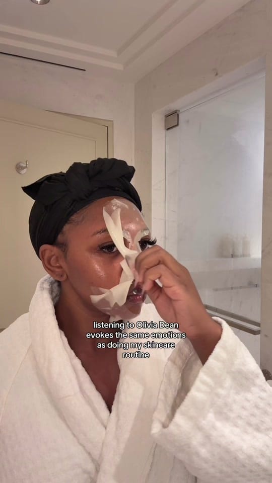 Post 7 by Asia Milia on TikTok (video)