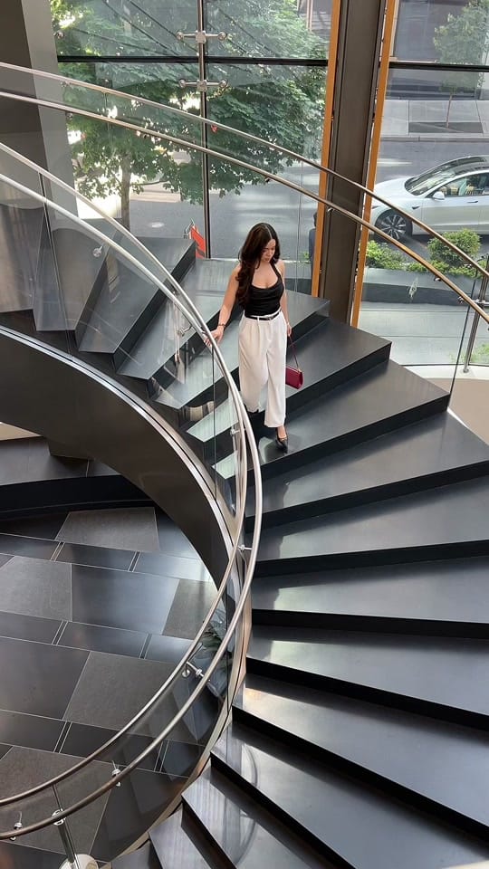 Post 10 by lailahofie | places & outfits✨ on TikTok (video)