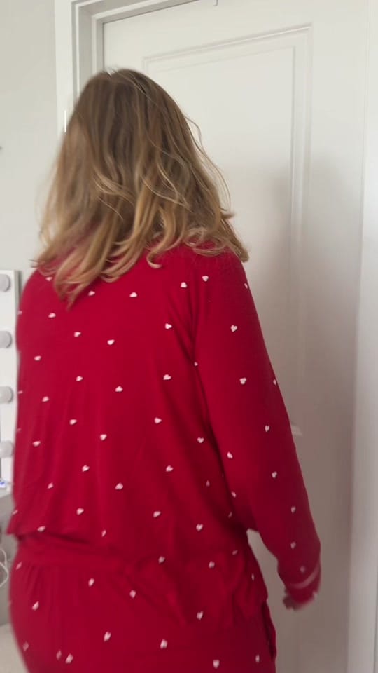 Post 4 by itscarolineelise on TikTok (video)
