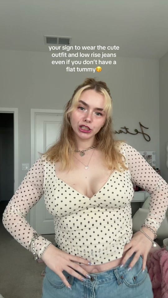 Post 5 by itscarolineelise on TikTok (video)