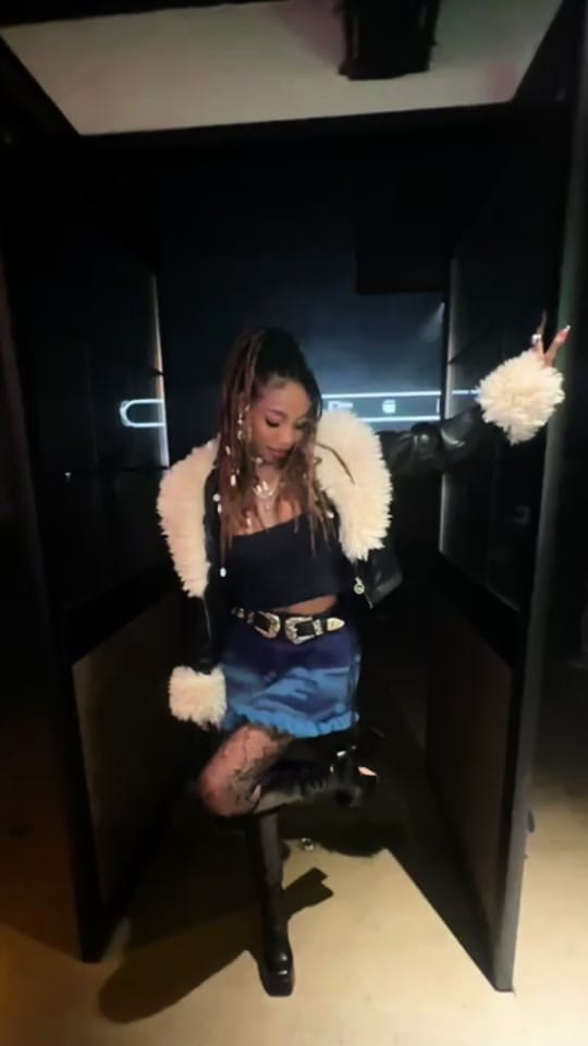 Post 4 by theeafrodesiacc on TikTok (video)
