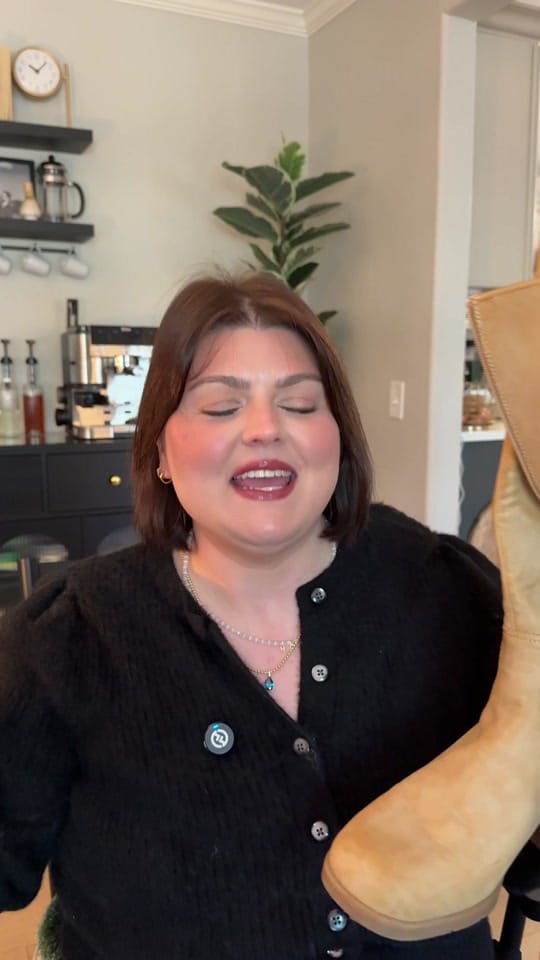 Post 1 by Molly Nelson 💛 on TikTok (video)