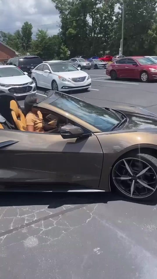 Post 10 by Sashas Kloset on TikTok (video)