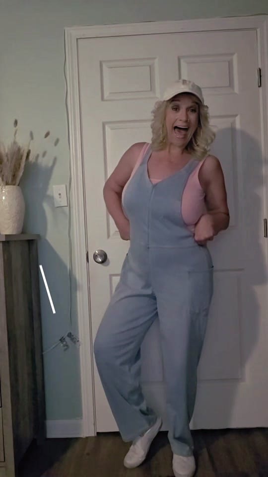 Post 7 by thesharlashack on TikTok (video)