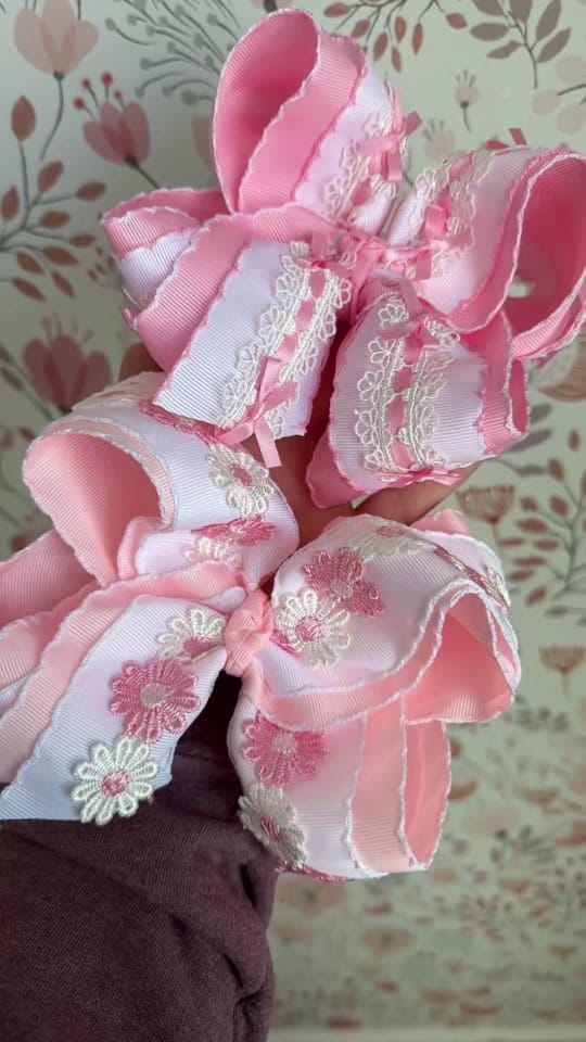 Post 2 by kelsiemomof4 on TikTok (video)