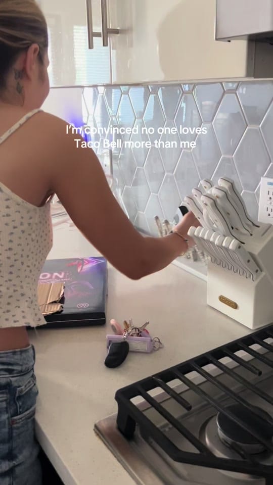 Post 5 by jennyoz on TikTok (video)