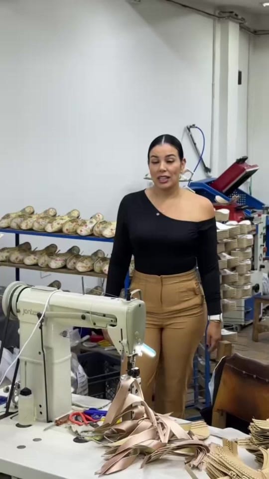 Post 4 by SANDALIAS PLATAFORMAS EN YUTE on TikTok (video)