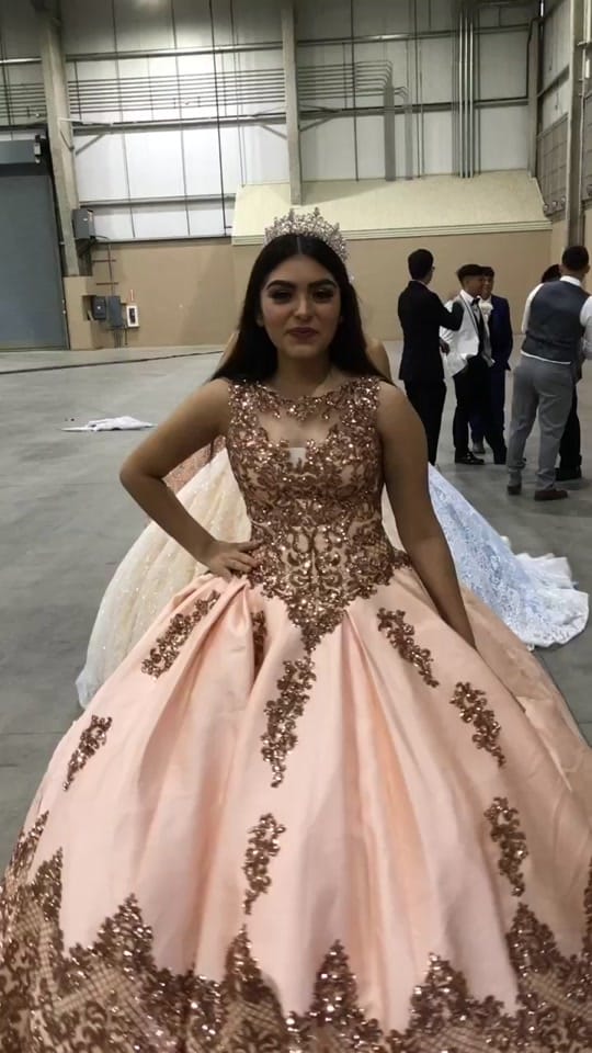 Post 10 by Galdinasdresses on TikTok (video)
