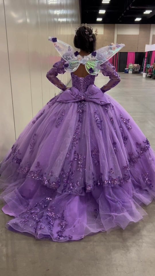 Post 6 by Galdinasdresses on TikTok (video)