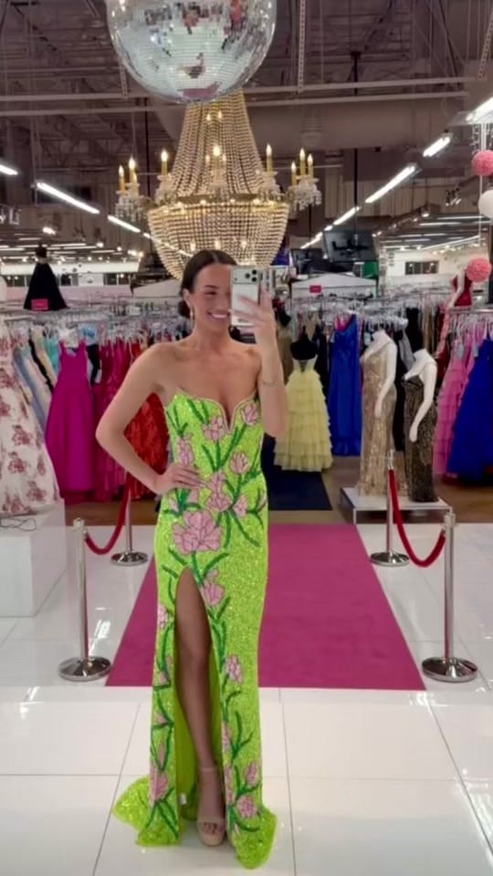 Post 10 by WhatchamaCallit Boutique on TikTok (video)