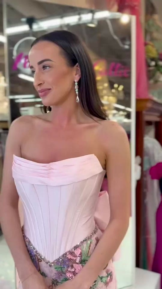 Post 1 by WhatchamaCallit Boutique on TikTok (video)