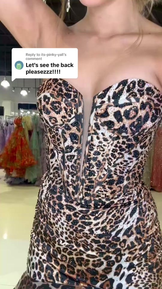 Post 6 by WhatchamaCallit Boutique on TikTok (video)