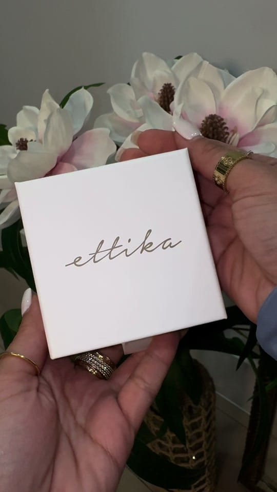 Post 5 by Helen Rodriguez on TikTok (video)