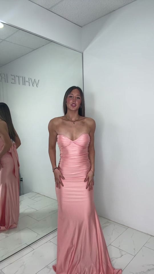 Post 4 by whiteirisdress on TikTok (video)