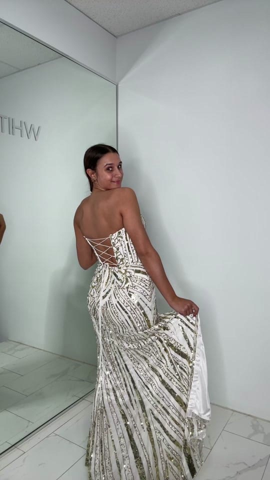 Post 10 by whiteirisdress on TikTok (video)