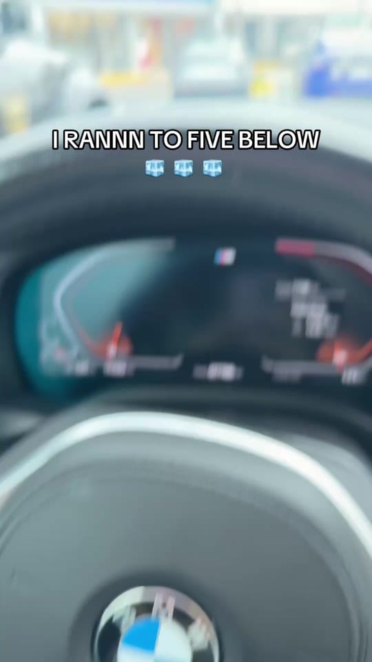 Post 3 by veka.sparkles on TikTok (video)