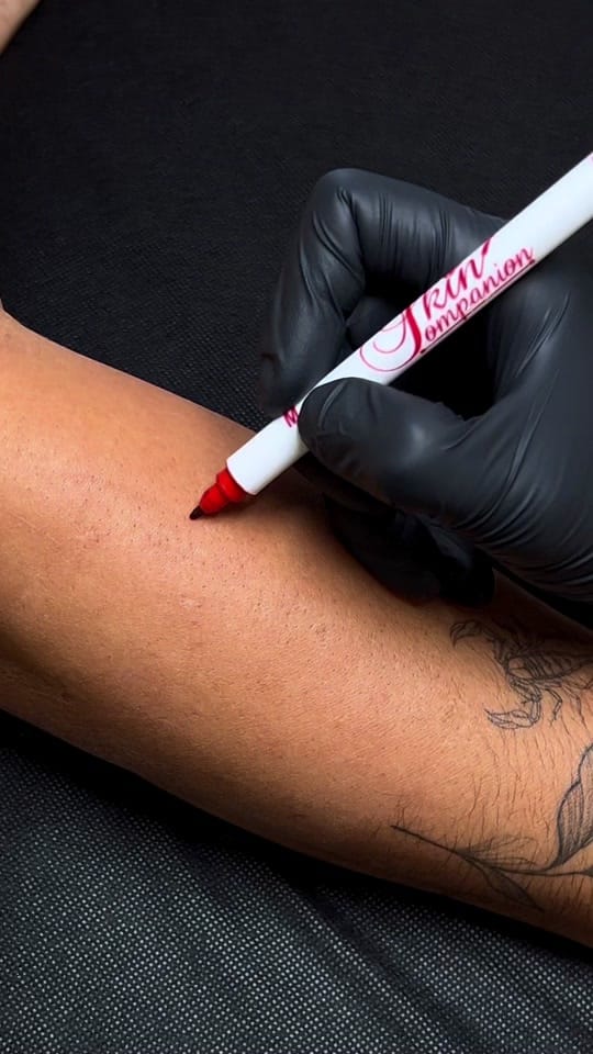 Post 5 by Sashatattooing tattoo shop on TikTok (video)