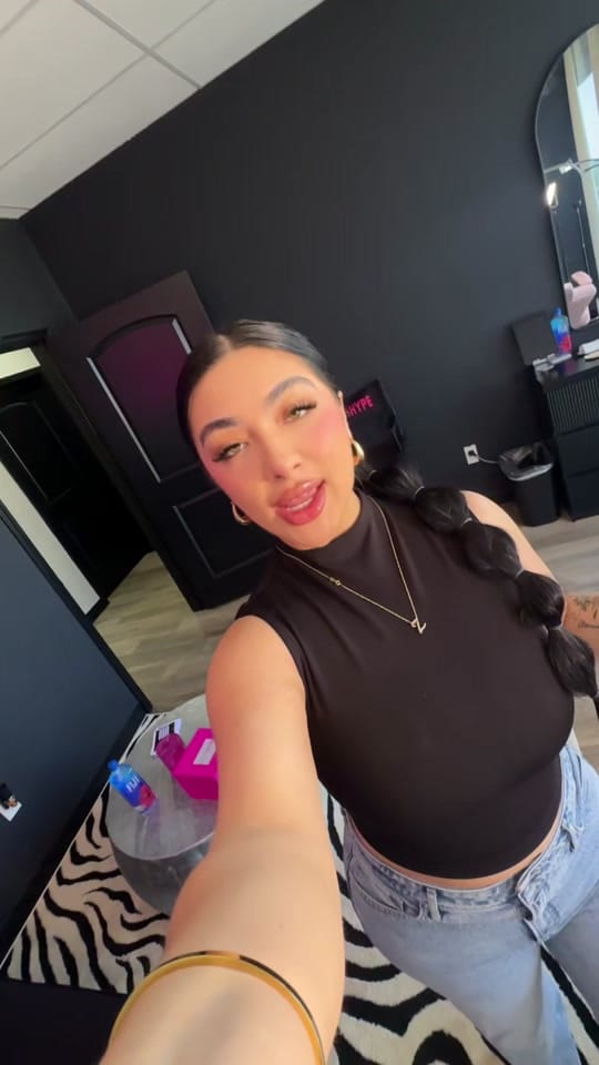 Post 2 by BrowsXZoey on TikTok (video)