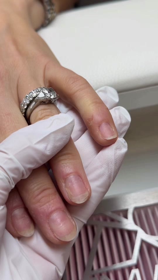 Post 10 by Nail Art House on TikTok (video)