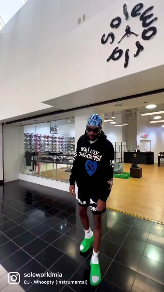 Post 4 by Sole World on TikTok (video)