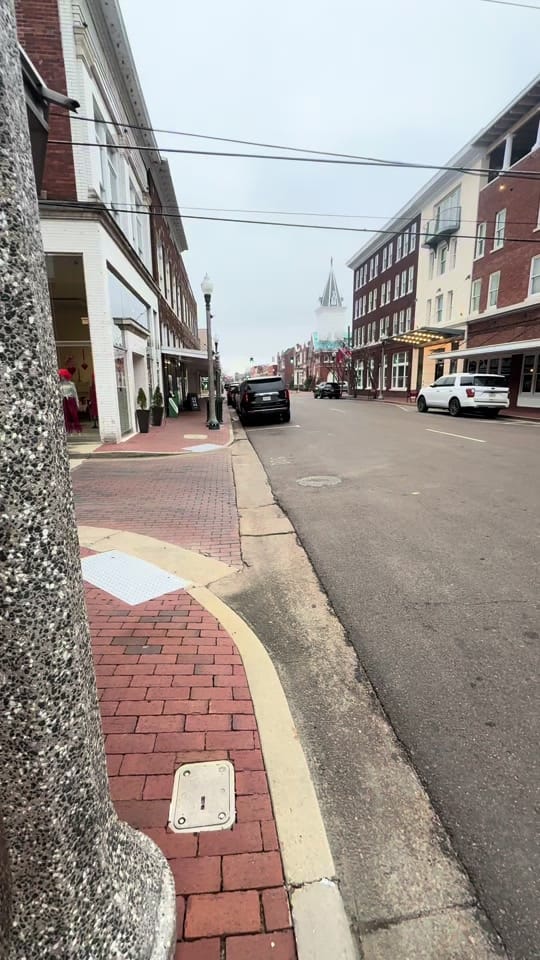 Post 5 by Mikia Rich on TikTok (video)