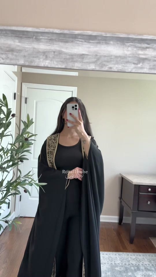 Post 1 by RoyalThobe on TikTok (video)
