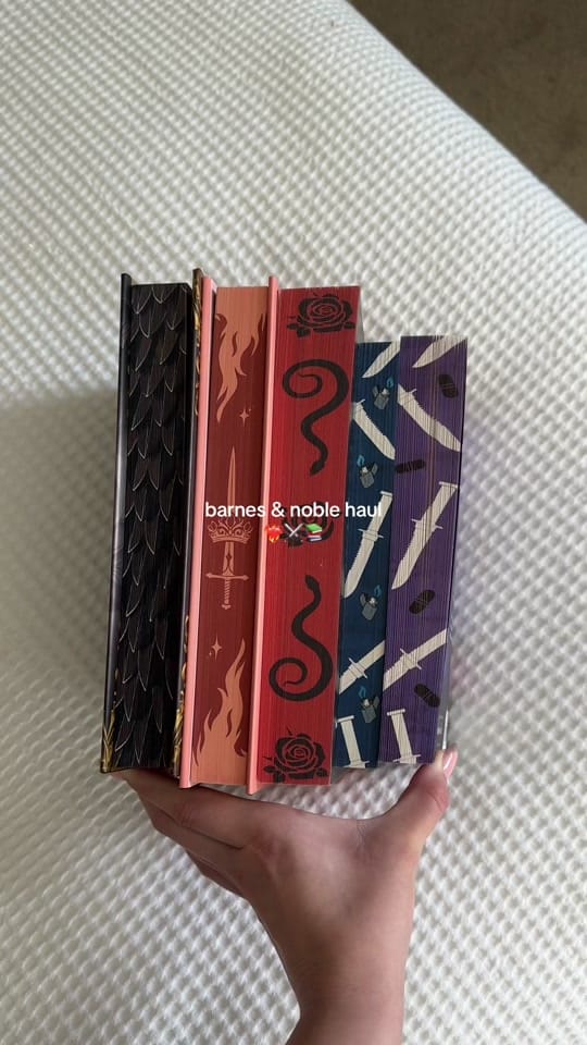Post 3 by Juliana | Books & Tattoos on TikTok (video)
