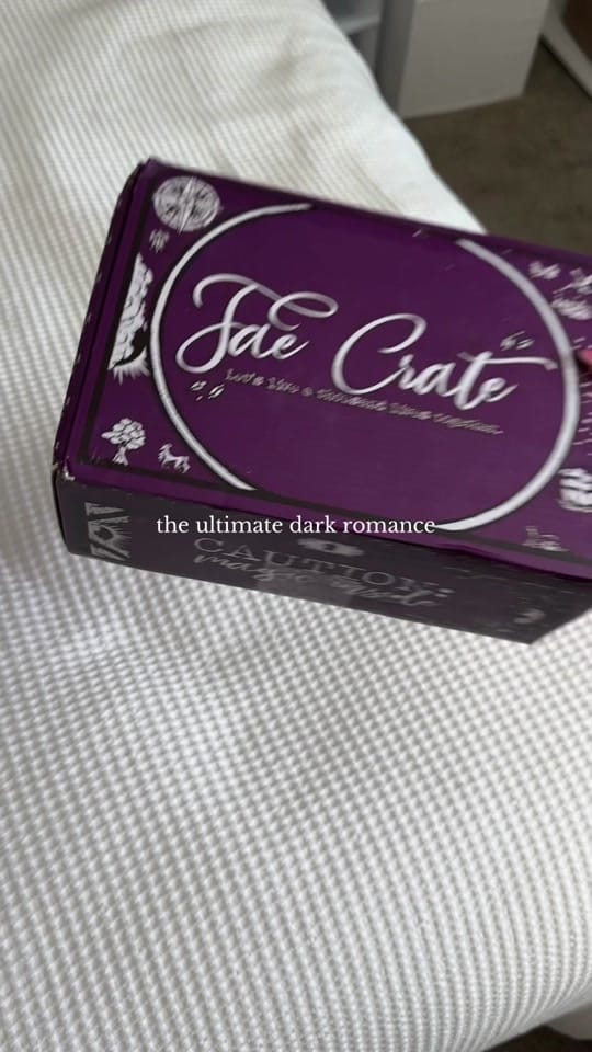 Post 1 by Juliana | Books & Tattoos on TikTok (video)