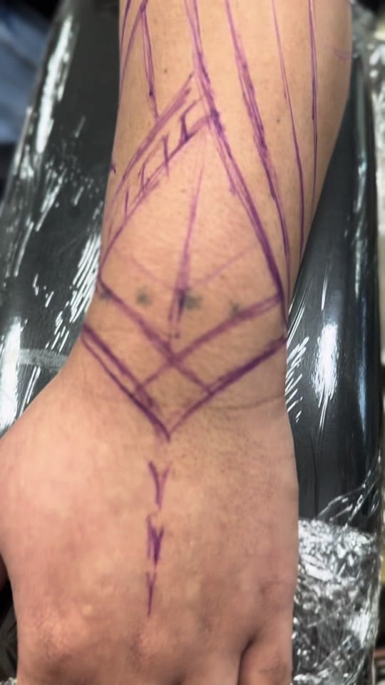 Post 6 by luitattoo.ak on TikTok (video)