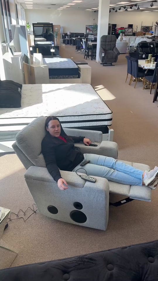 Post 3 by The Furniture Girl on TikTok (video)