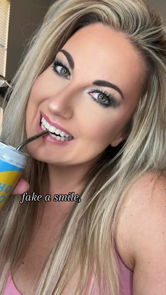 Post 3 by Laura on TikTok (video)