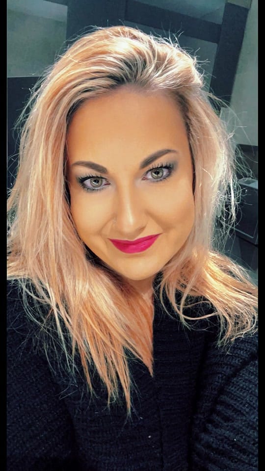 Post 4 by Laura on TikTok (video)