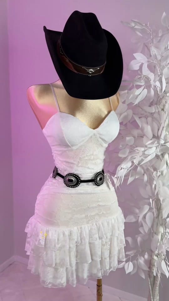 Post 4 by Berenis.fashion on TikTok (video)