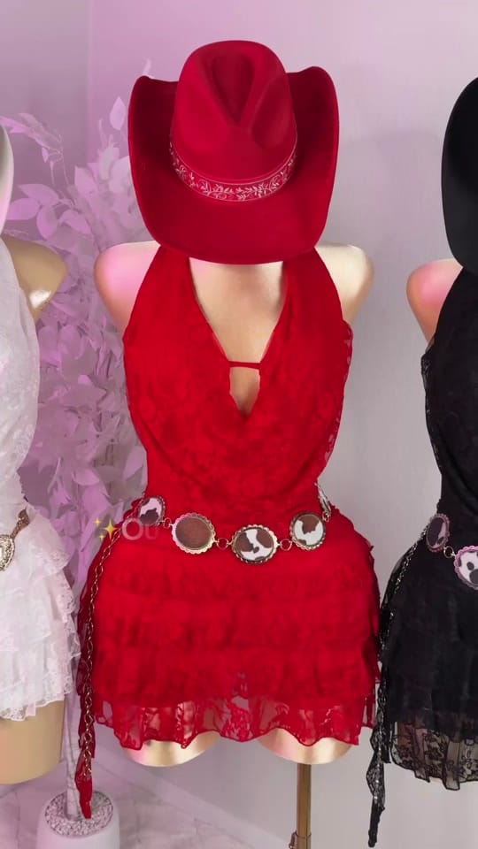 Post 3 by Berenis.fashion on TikTok (video)