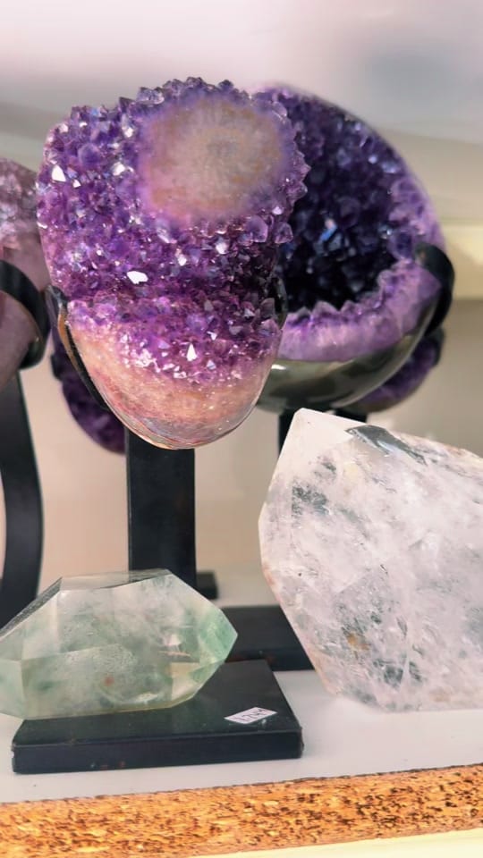 Post 1 by CRYSTALSCOM on TikTok (video)