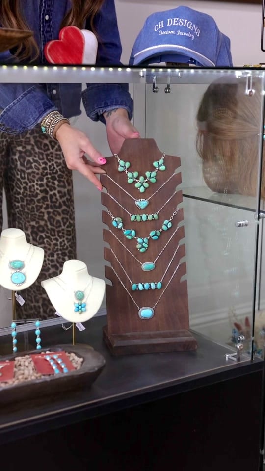 Post 6 by CH Designs Custom Jewelry on TikTok (video)