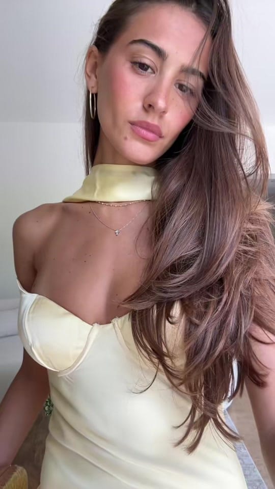 Post 2 by Zoey Reva on TikTok (video)