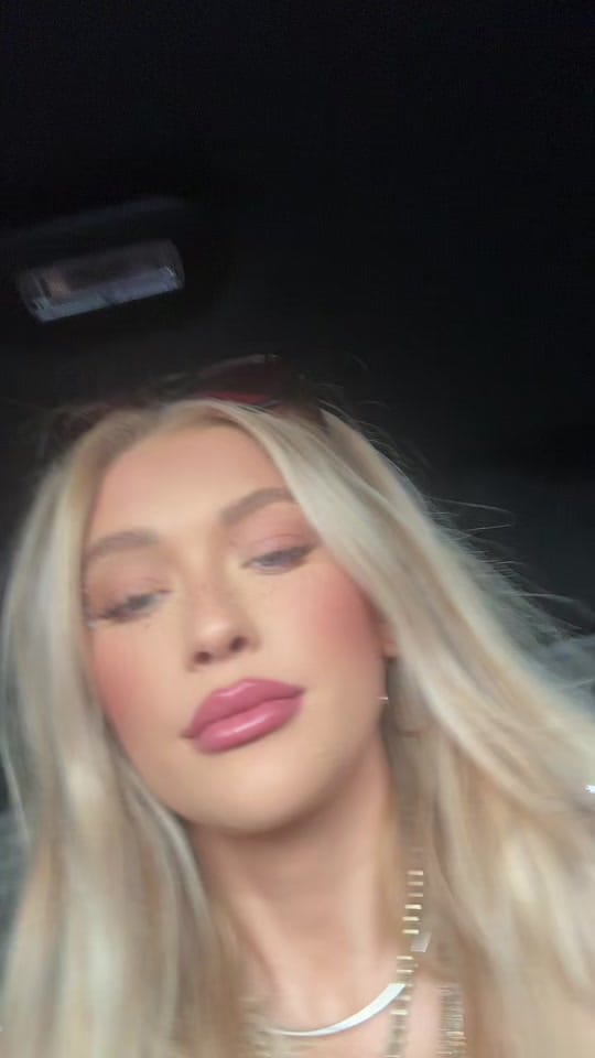 Post 4 by Chloe Nachè Art on TikTok (video)
